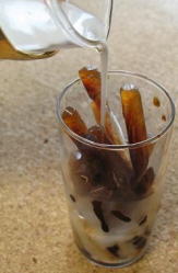 �ϔM�O���X�ɉ��߂��~���N�𒍂�